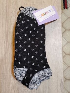 NWT- Joyspun 3 Pack Low Cut Ladies Socks Size 4-10